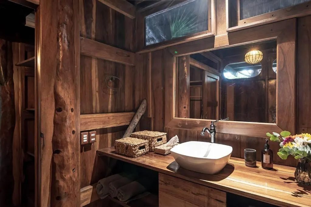 Stunning Jungle Treehouse With Lakefront & Beachside Tulum