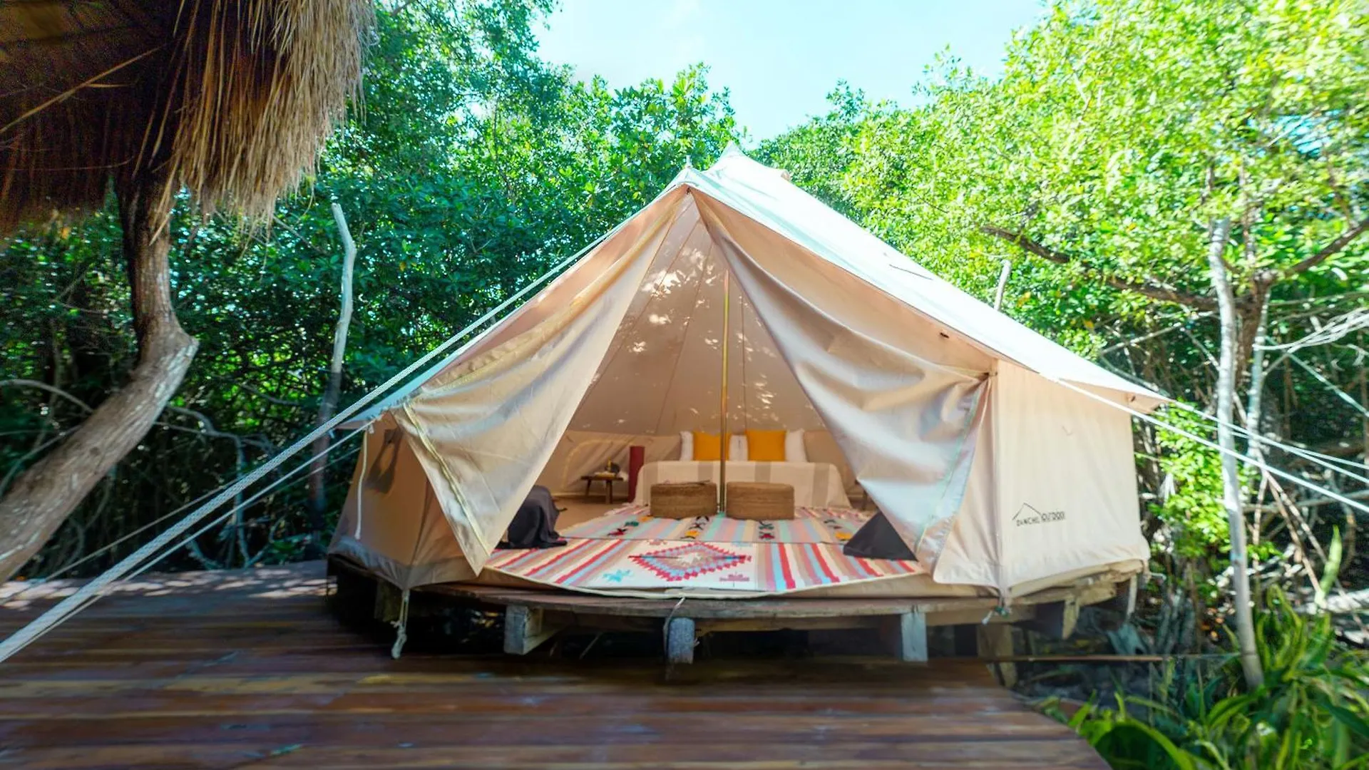 Stunning Jungle Treehouse With Lakefront & Beachside Tulum